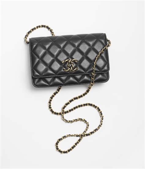 cluch nera con catena chanel|Clutch con catena .